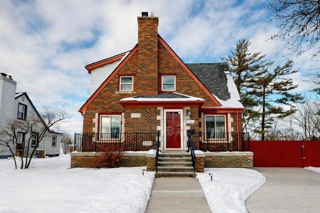 7535 Henry Street, Center Line, MI 48015