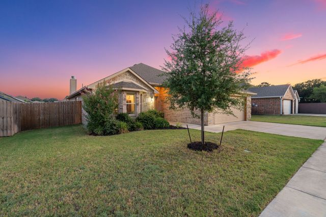 904 Sam Street, Springtown, TX 76082