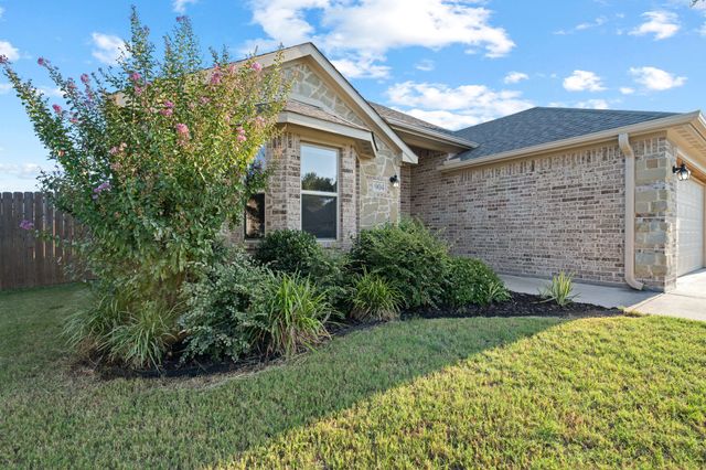 904 Sam Street, Springtown, TX 76082