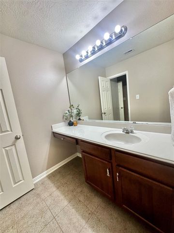 1511 Village Townhome Drive, Pasadena, TX 77504