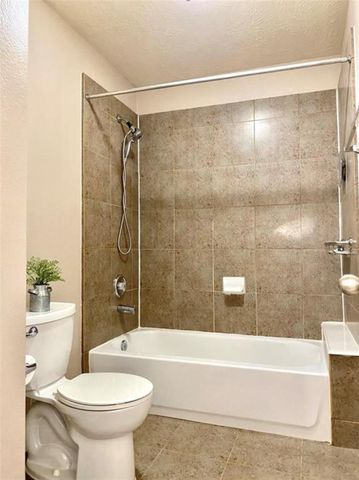 1511 Village Townhome Drive, Pasadena, TX 77504