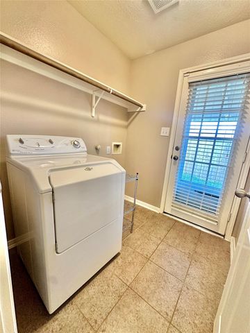 1511 Village Townhome Drive, Pasadena, TX 77504