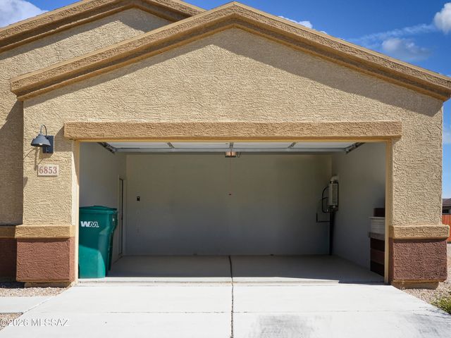 6853 S Portugal Avenue, Tucson, AZ 85757