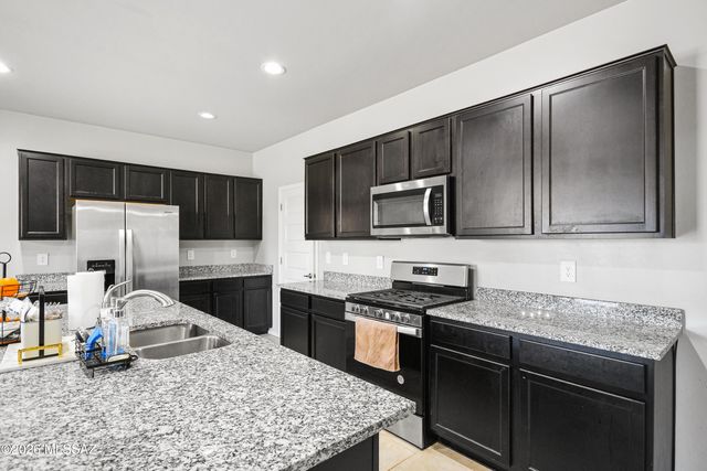 6853 S Portugal Avenue, Tucson, AZ 85757