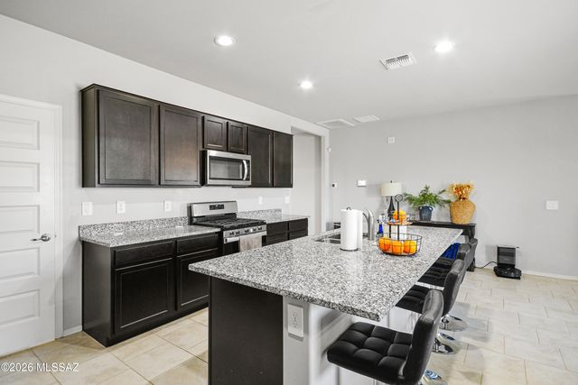 6853 S Portugal Avenue, Tucson, AZ 85757