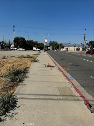 233 La Cadena Drive, Colton, CA 92324
