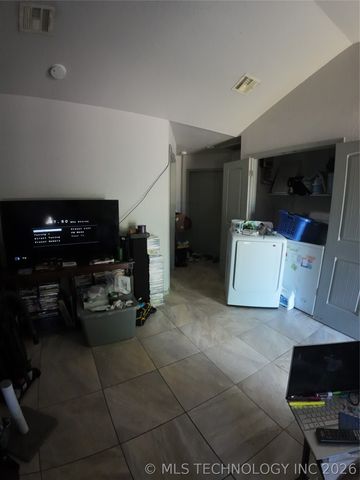 2115 N Rockford Avenue, Tulsa, OK 74106