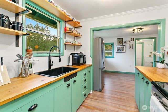 733 Eden Road W, Bremerton, WA 98312