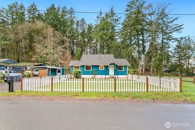 733 Eden Road W, Bremerton, WA 98312