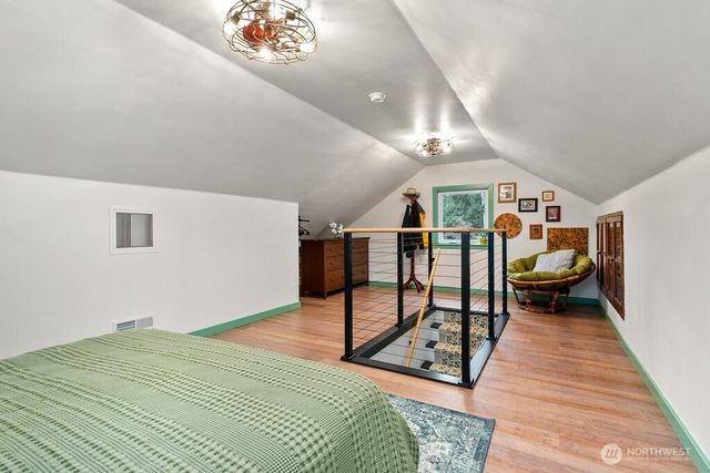 733 Eden Road W, Bremerton, WA 98312