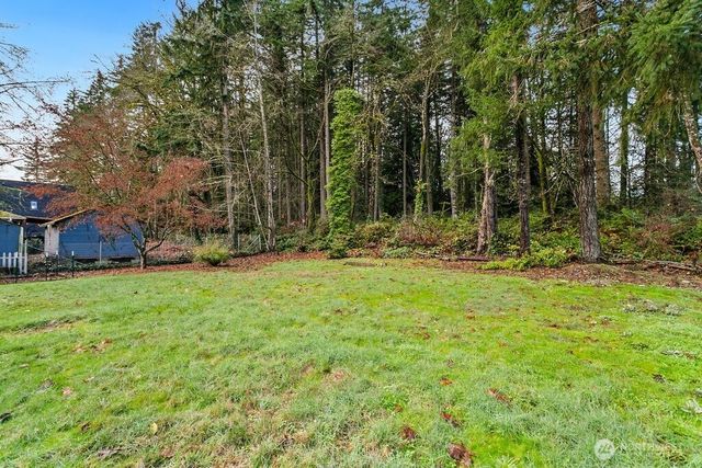 733 Eden Road W, Bremerton, WA 98312