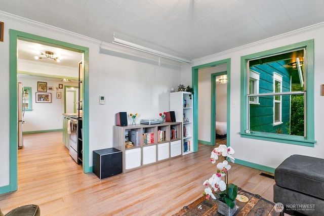 733 Eden Road W, Bremerton, WA 98312