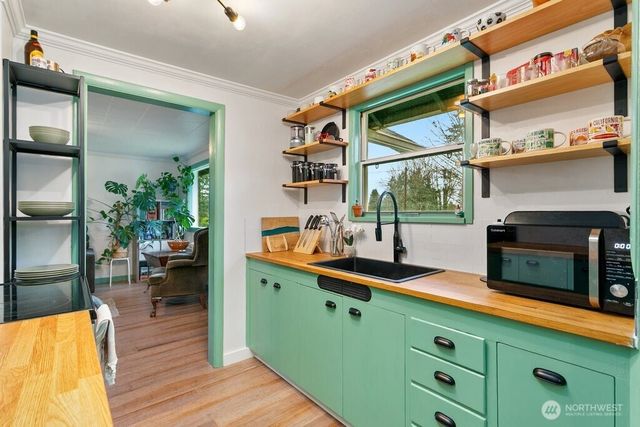 733 Eden Road W, Bremerton, WA 98312