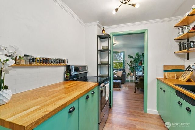 733 Eden Road W, Bremerton, WA 98312