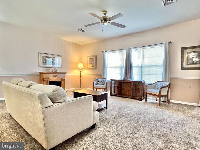 155 HEARTHSTONE LN, Lebanon, PA 17042