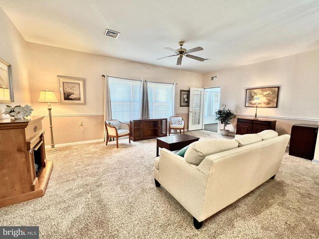 155 HEARTHSTONE LN, Lebanon, PA 17042