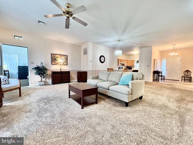 155 HEARTHSTONE LN, Lebanon, PA 17042