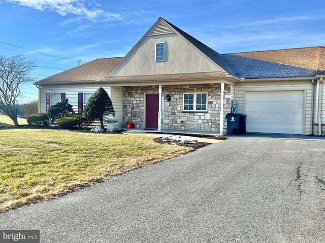 155 HEARTHSTONE LN, Lebanon, PA 17042