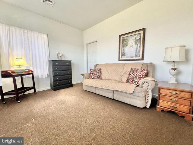 155 HEARTHSTONE LN, Lebanon, PA 17042