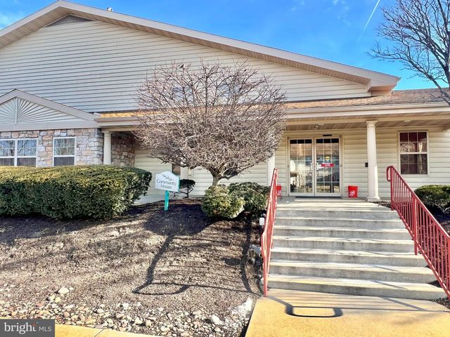 155 HEARTHSTONE LN, Lebanon, PA 17042