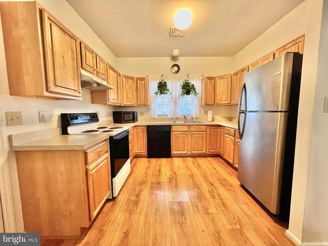 155 HEARTHSTONE LN, Lebanon, PA 17042