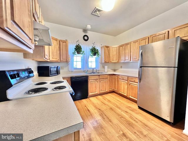 155 HEARTHSTONE LN, Lebanon, PA 17042