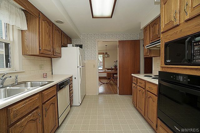 40 Kenton Road, Tonawanda, NY 14217
