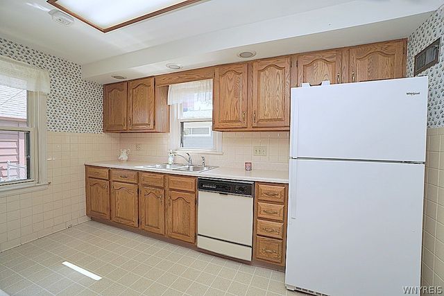 40 Kenton Road, Tonawanda, NY 14217