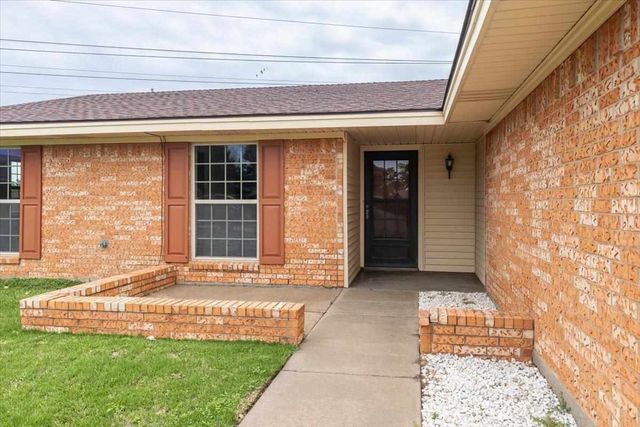 107 SE Tattershall Way, Lawton, OK 73501