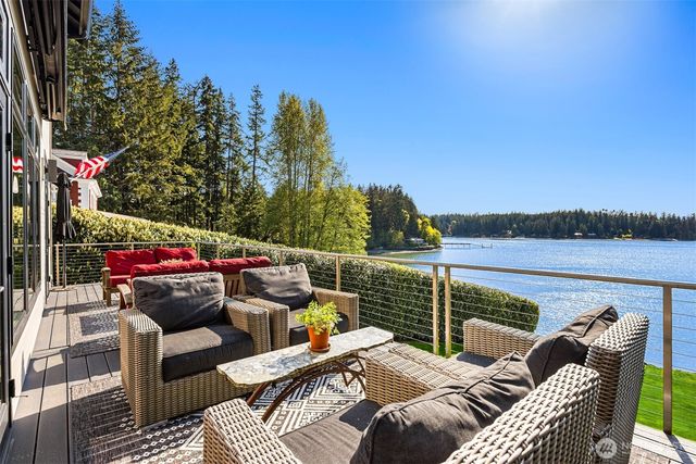 6783 NE Bergman Road, Bainbridge Island, WA 98110