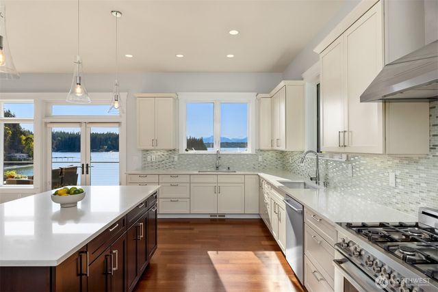 6783 NE Bergman Road, Bainbridge Island, WA 98110