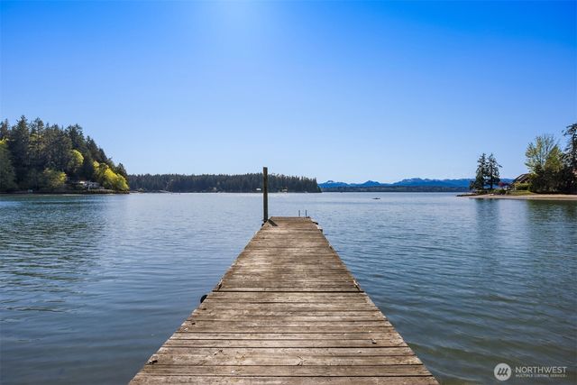 6783 NE Bergman Road, Bainbridge Island, WA 98110