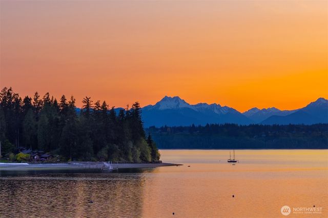 6783 NE Bergman Road, Bainbridge Island, WA 98110
