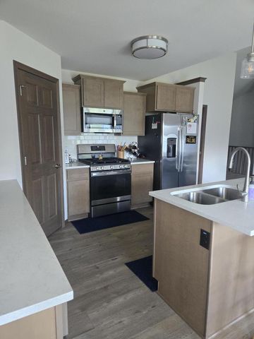 5229 Briarwood CIRCLE, Racine, WI 53402
