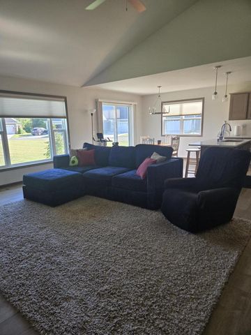 5229 Briarwood CIRCLE, Racine, WI 53402