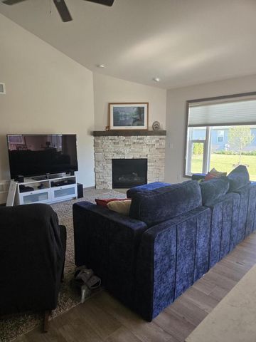 5229 Briarwood CIRCLE, Racine, WI 53402