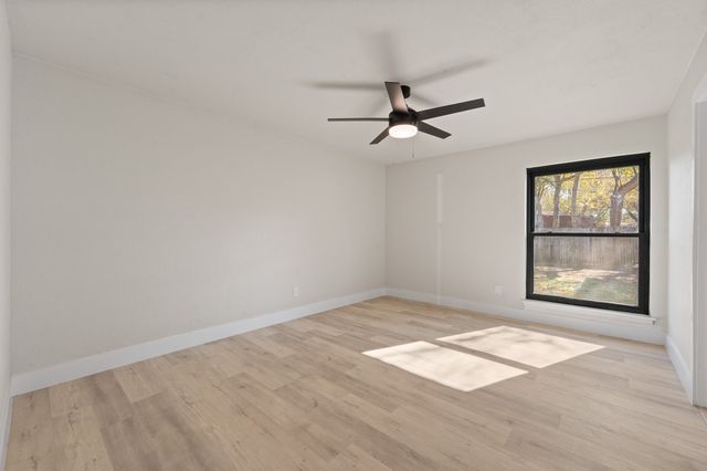 647 Evelyn Lane, Burleson, TX 76028