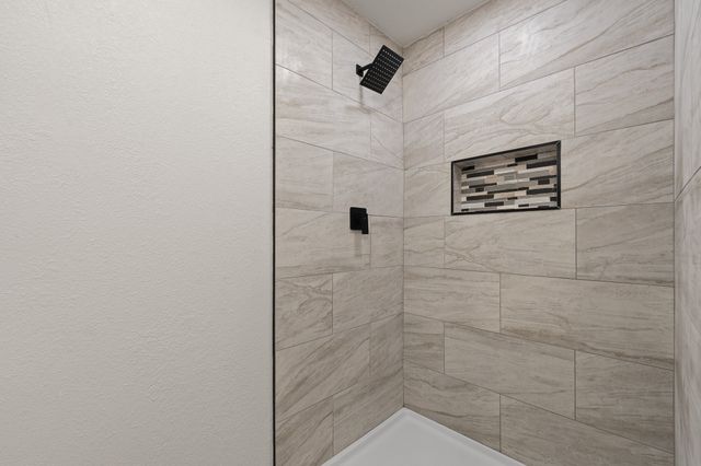 647 Evelyn Lane, Burleson, TX 76028