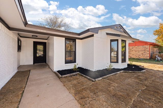 647 Evelyn Lane, Burleson, TX 76028