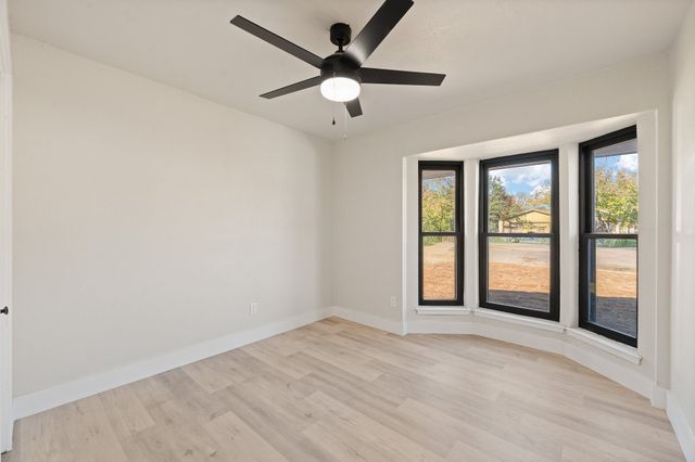 647 Evelyn Lane, Burleson, TX 76028