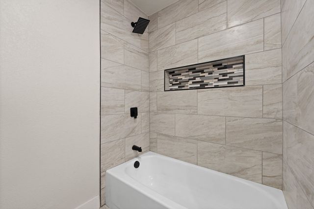 647 Evelyn Lane, Burleson, TX 76028