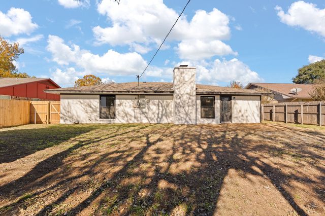 647 Evelyn Lane, Burleson, TX 76028