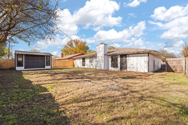 647 Evelyn Lane, Burleson, TX 76028