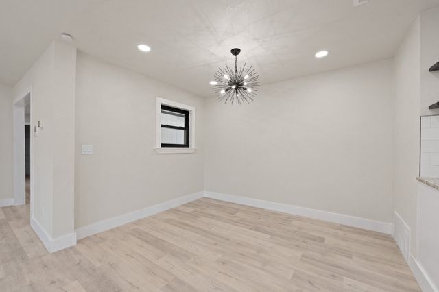 647 Evelyn Lane, Burleson, TX 76028