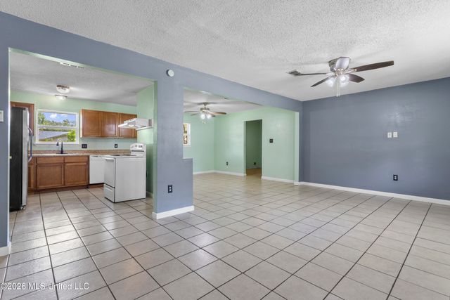 57 Opal Cove, Gulfport, MS 39503