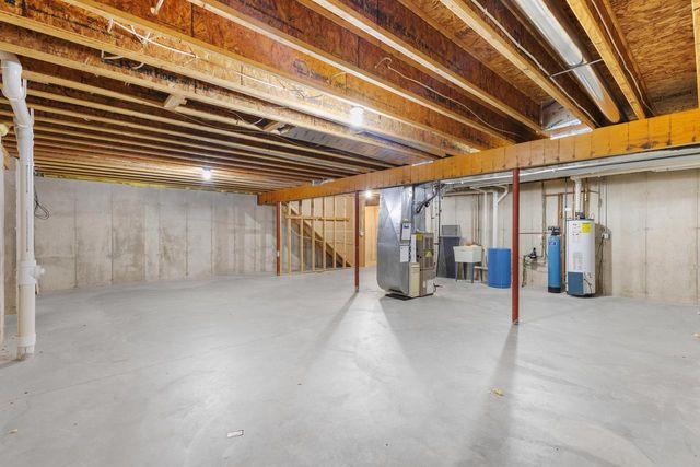 1014 Perry Parkway, Oregon, WI 53575