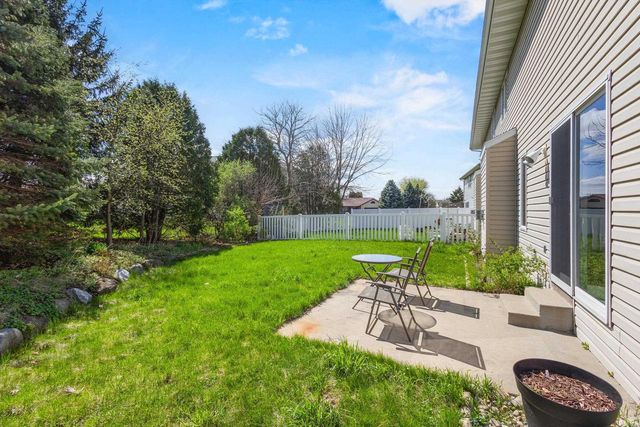 1014 Perry Parkway, Oregon, WI 53575