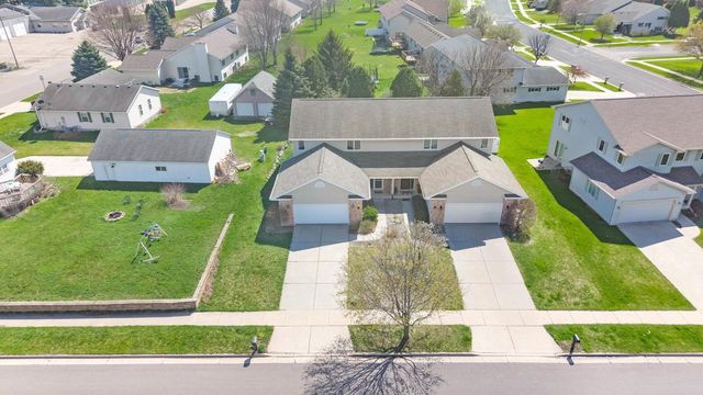 1014 Perry Parkway, Oregon, WI 53575