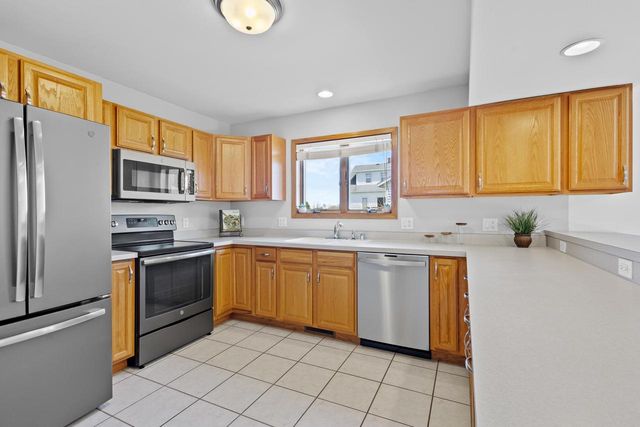 1014 Perry Parkway, Oregon, WI 53575