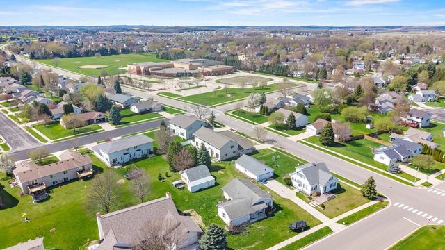 1014 Perry Parkway, Oregon, WI 53575